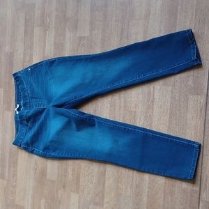 New direction pull on jeans size 8 short stretch